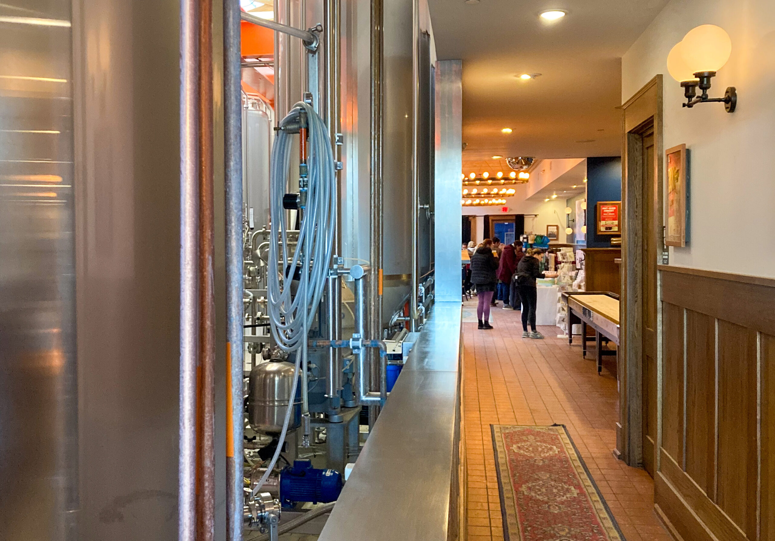 A Room That Makes Space